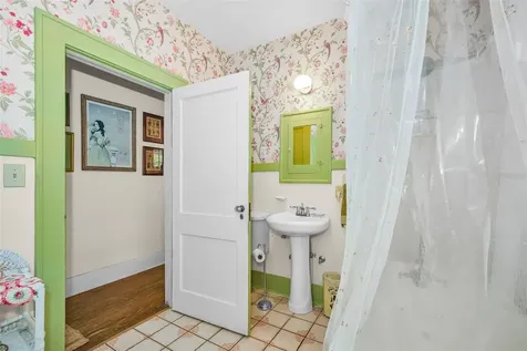 3411 W Bay Avenue Tampa FL 33611