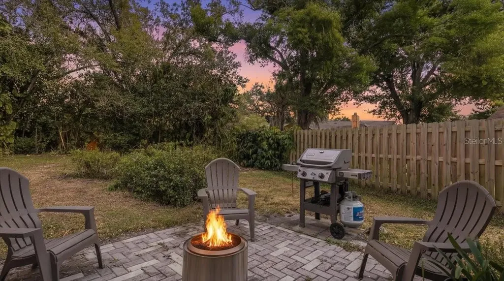 8215 Country Oaks Court Sarasota FL 34243