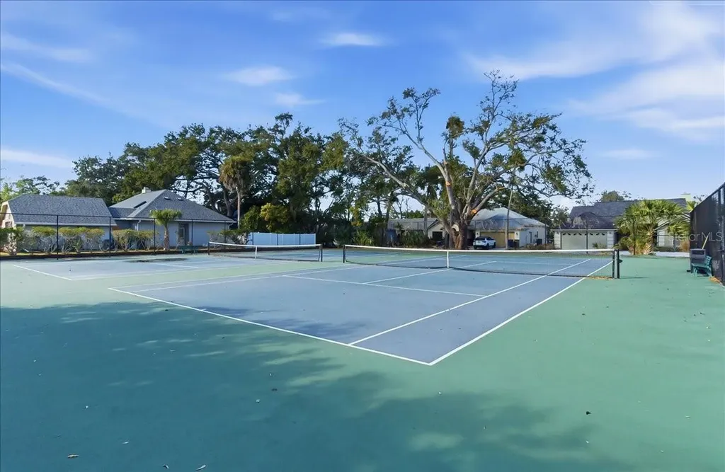 8215 Country Oaks Court Sarasota FL 34243