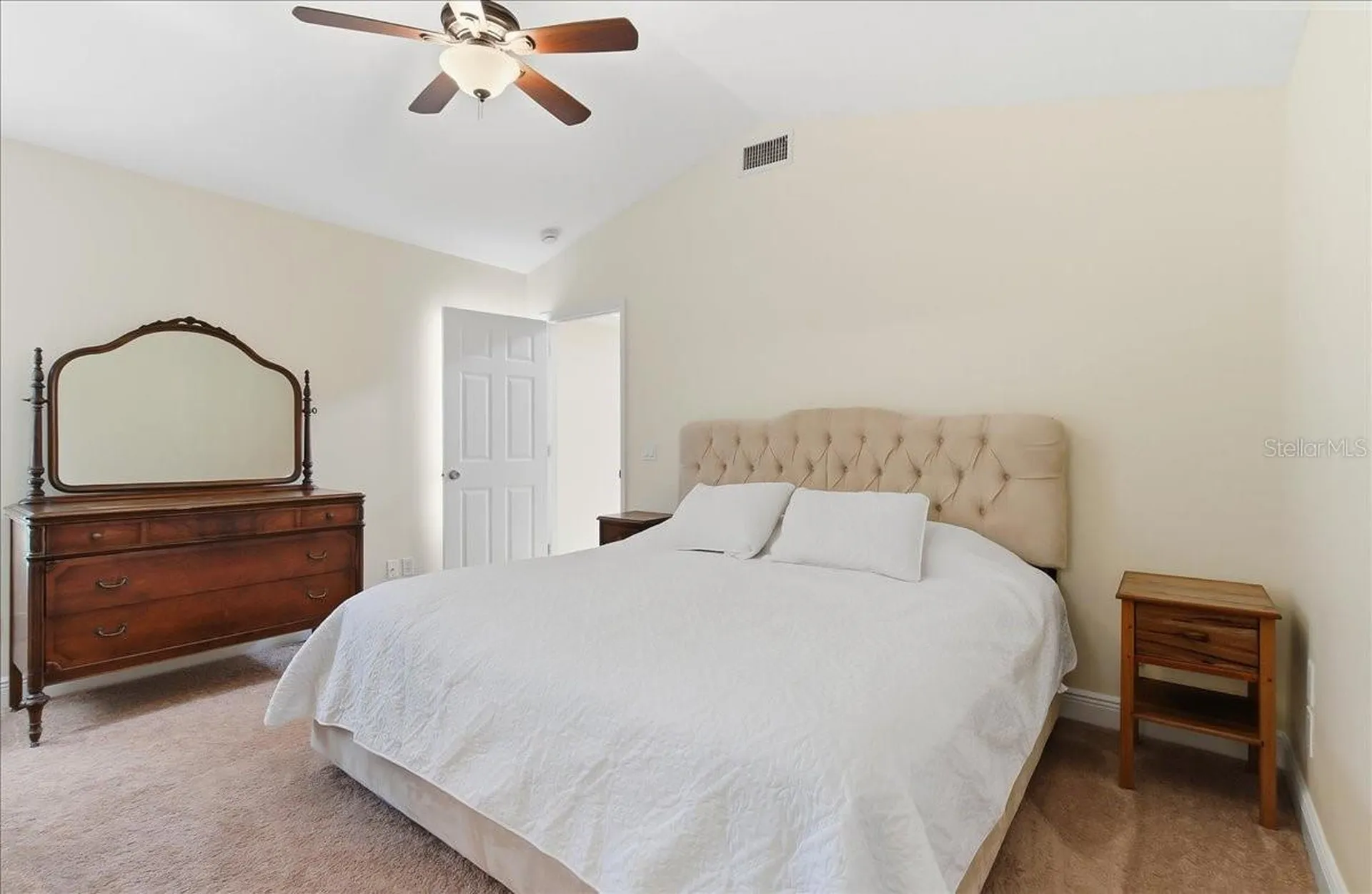 8215 Country Oaks Court Sarasota FL 34243