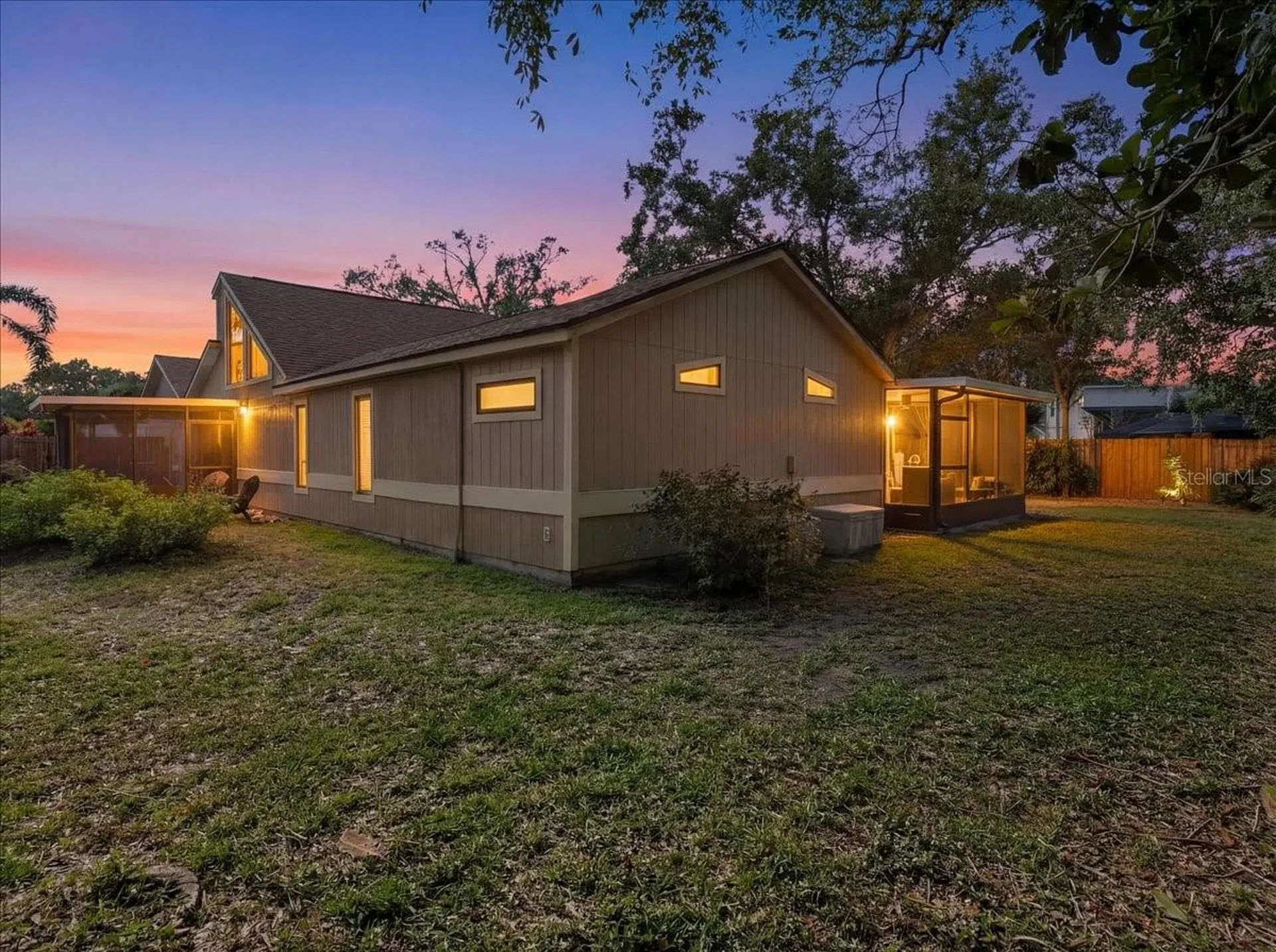 8215 Country Oaks Court Sarasota FL 34243