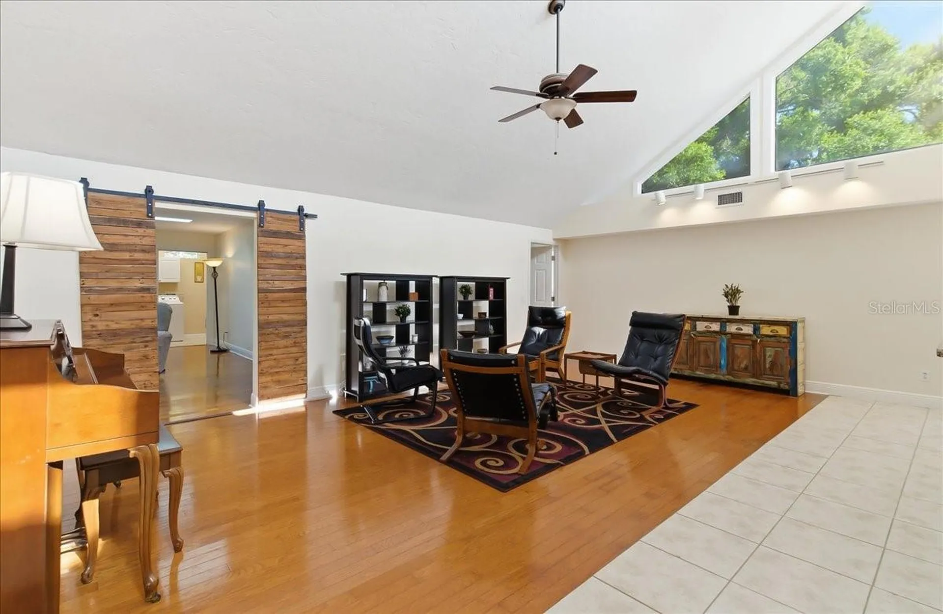 8215 Country Oaks Court Sarasota FL 34243