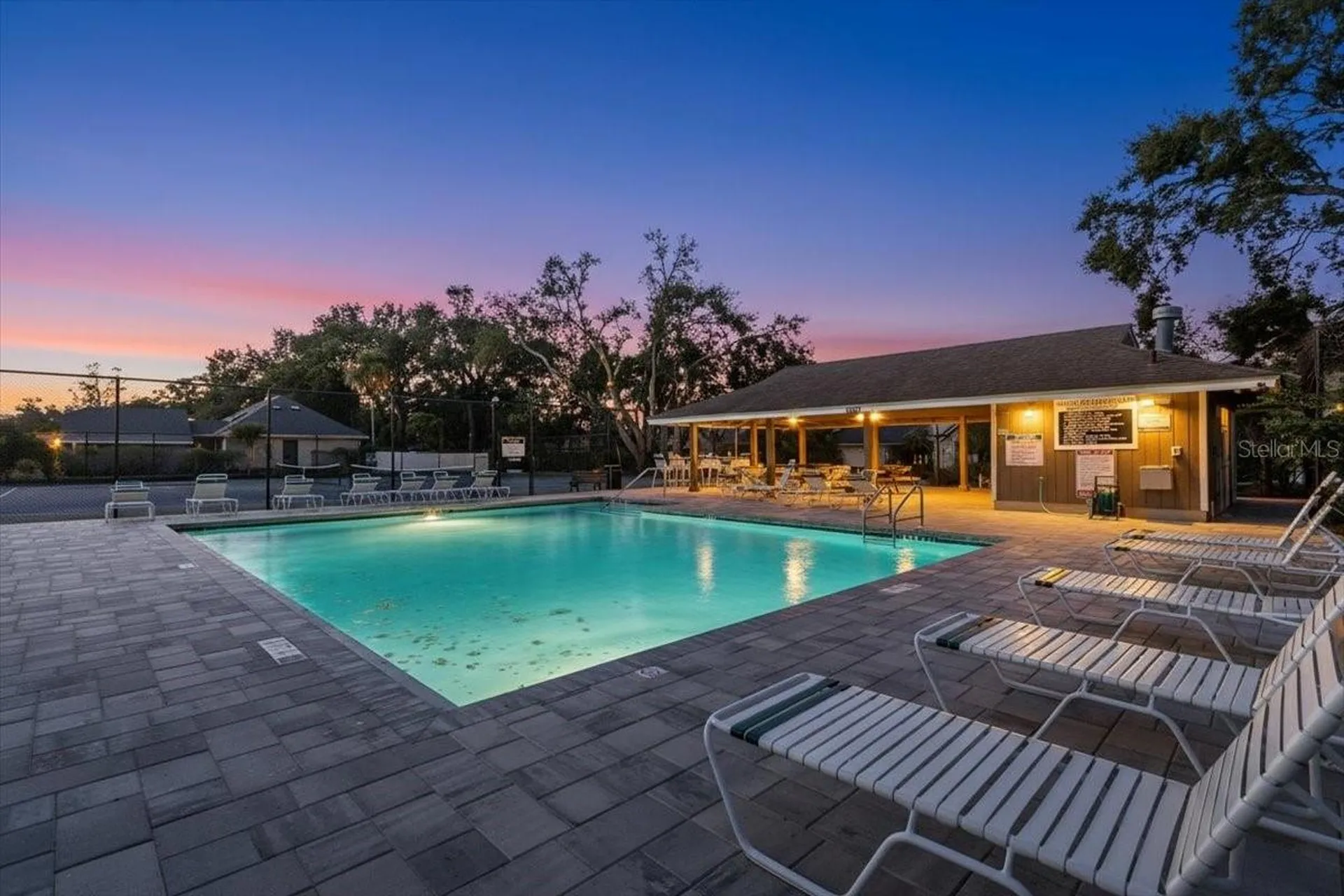 8215 Country Oaks Court Sarasota FL 34243