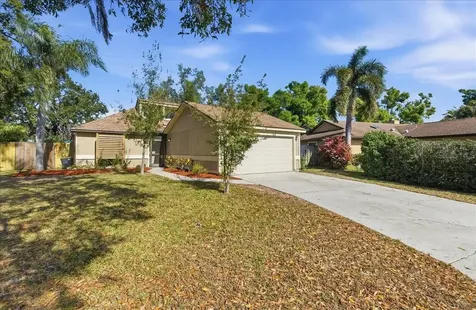 8215 Country Oaks Court Sarasota FL 34243