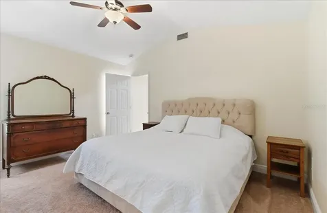 8215 Country Oaks Court Sarasota FL 34243