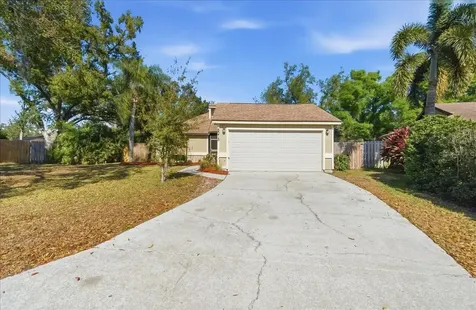 8215 Country Oaks Court Sarasota FL 34243