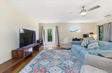 8215 Country Oaks Court Sarasota FL 34243