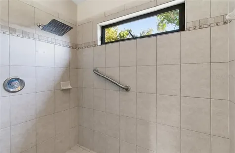 8215 Country Oaks Court Sarasota FL 34243