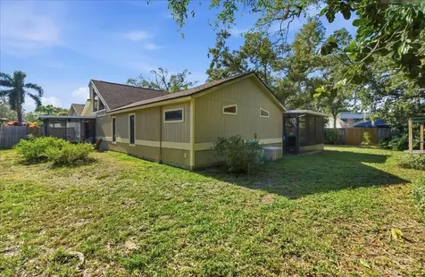 8215 Country Oaks Court Sarasota FL 34243