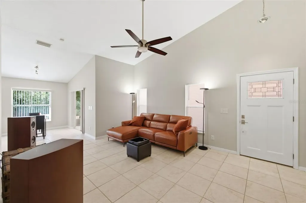8618 Villa Largo Drive Tampa FL 33614