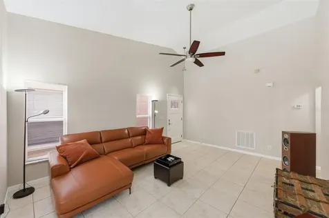 8618 Villa Largo Drive Tampa FL 33614