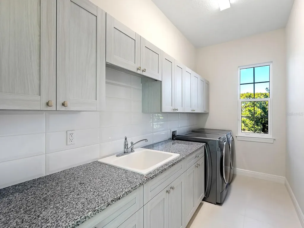 9220 Starry Night Avenue Sarasota FL 34241