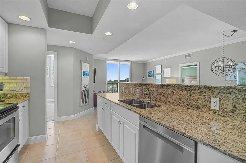 800 N Tamiami Trail Sarasota FL 34236