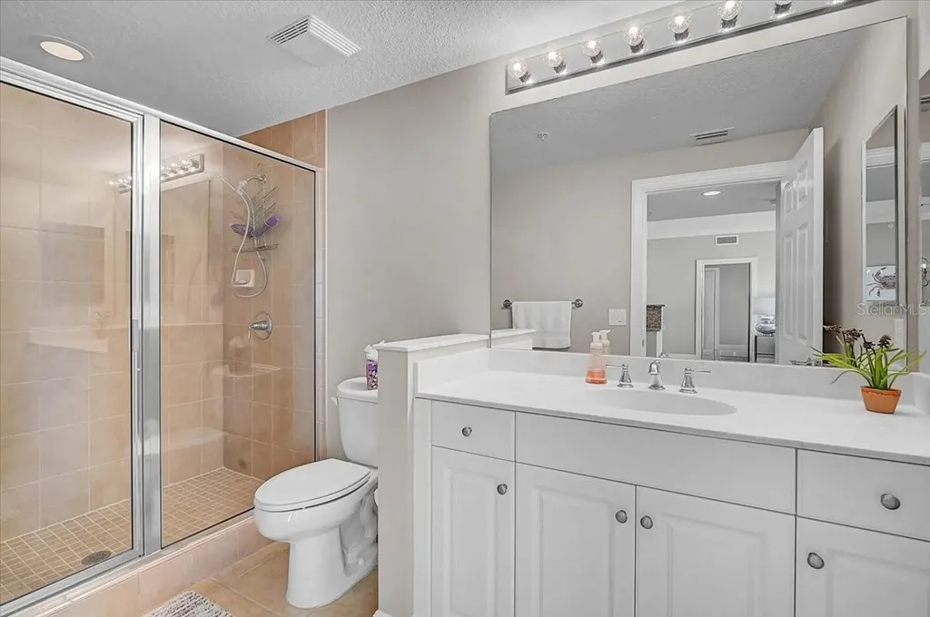 800 N Tamiami Trail Sarasota FL 34236