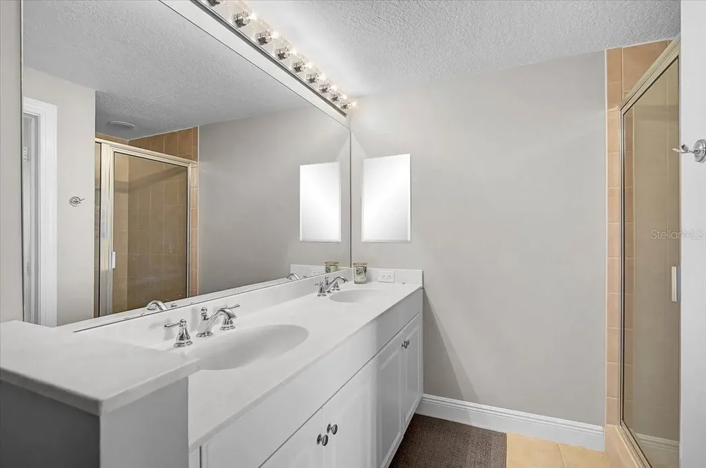 800 N Tamiami Trail Sarasota FL 34236