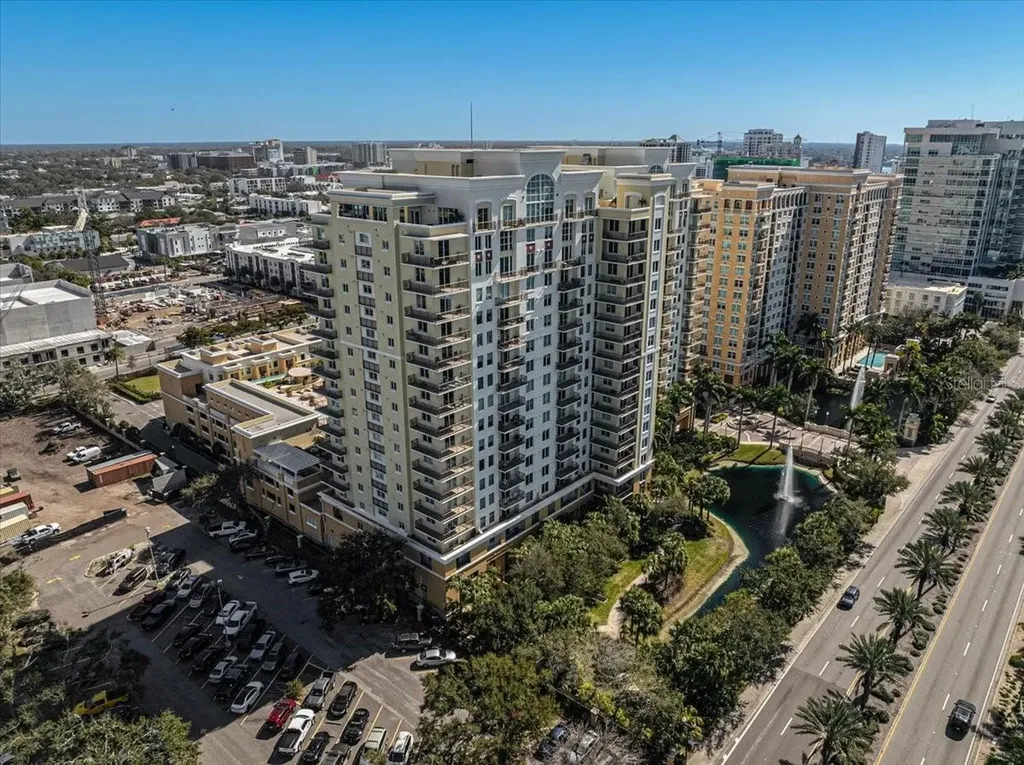 800 N Tamiami Trail Sarasota FL 34236