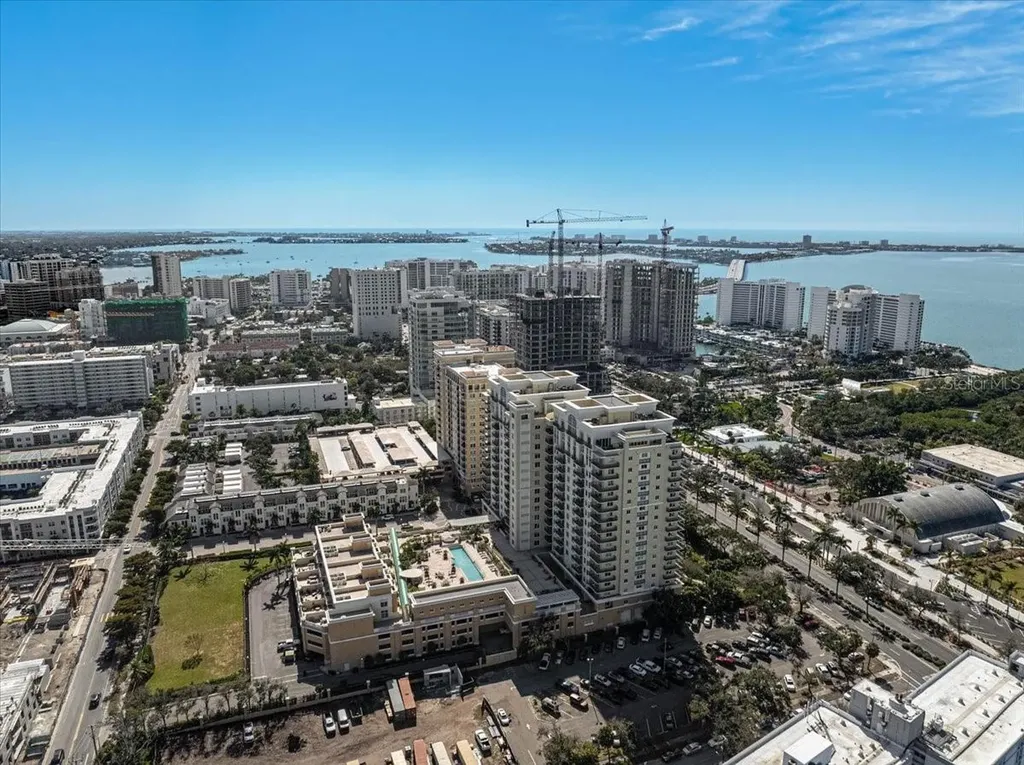 800 N Tamiami Trail Sarasota FL 34236