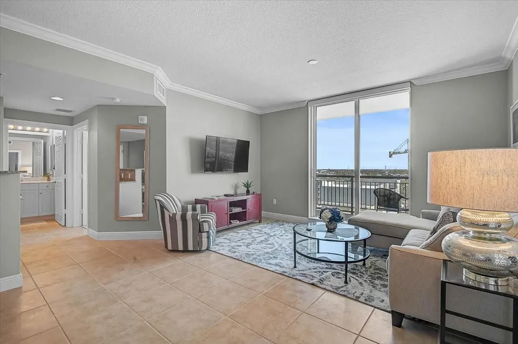 800 N Tamiami Trail Sarasota FL 34236