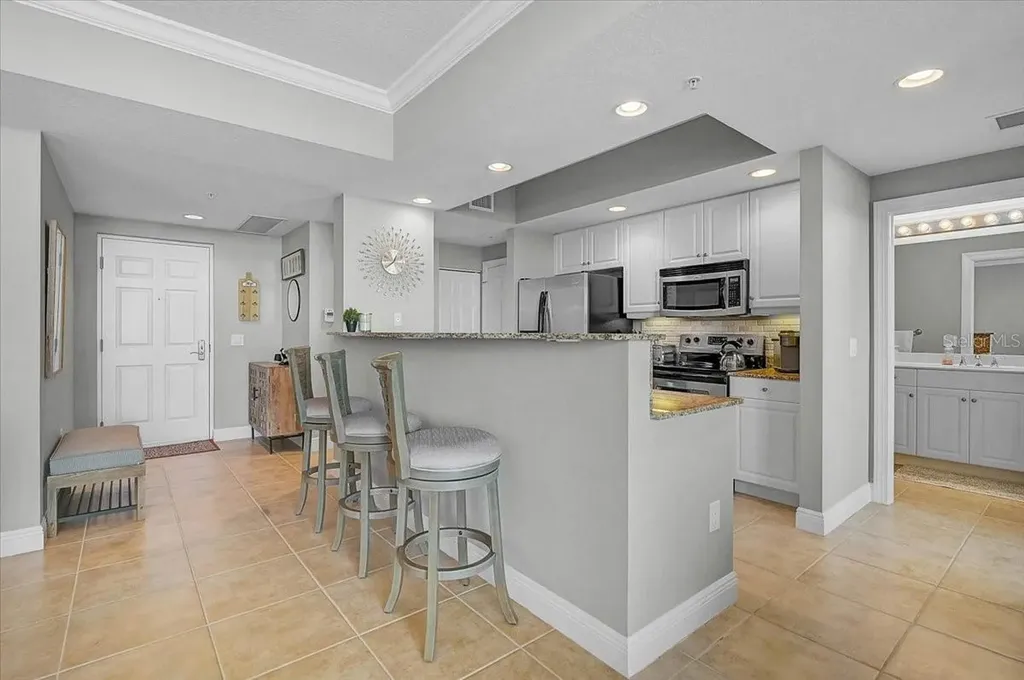 800 N Tamiami Trail Sarasota FL 34236