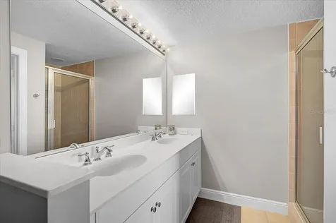 800 N Tamiami Trail Sarasota FL 34236