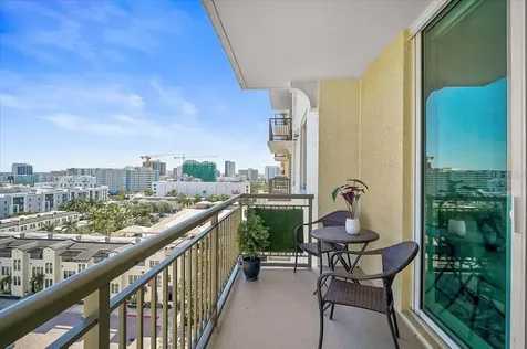 800 N Tamiami Trail Sarasota FL 34236