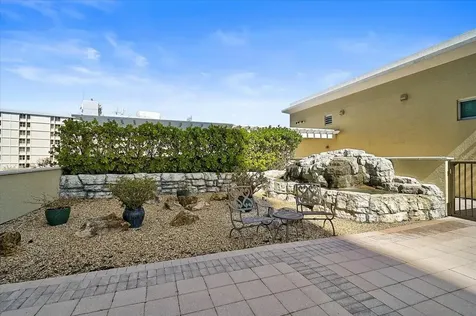 800 N Tamiami Trail Sarasota FL 34236
