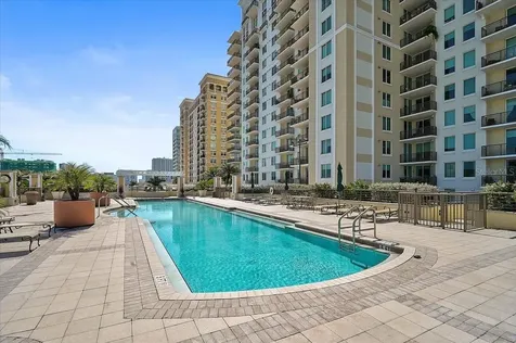 800 N Tamiami Trail Sarasota FL 34236