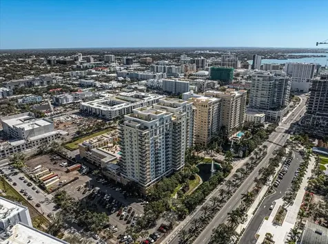 800 N Tamiami Trail Sarasota FL 34236