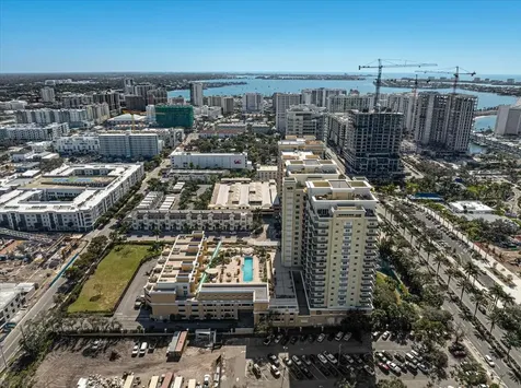 800 N Tamiami Trail Sarasota FL 34236