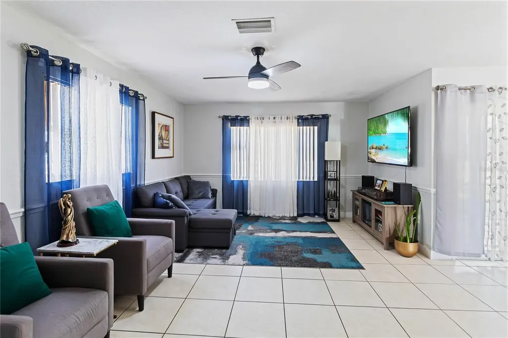 211 Dawn Court Kissimmee FL 34743