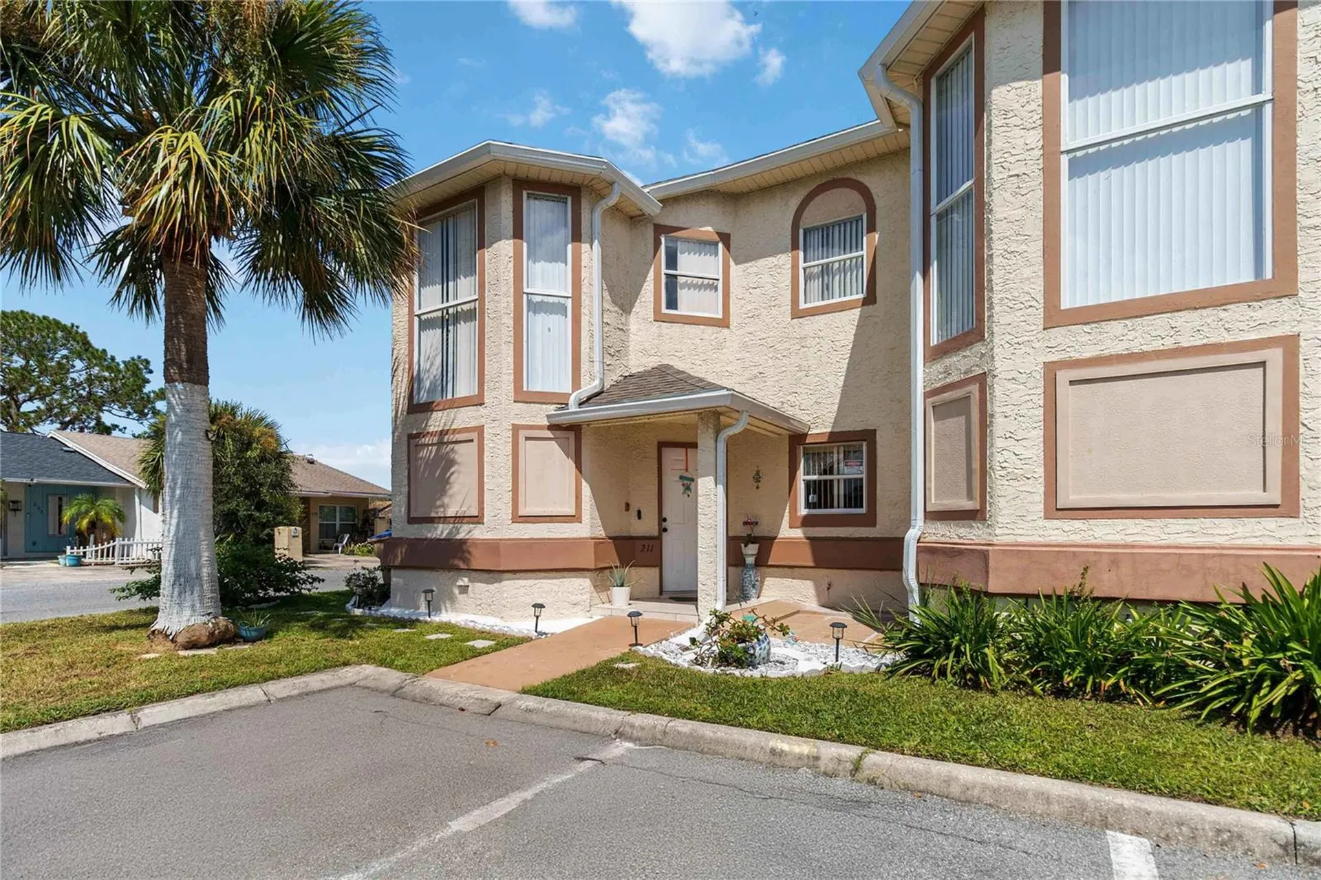 211 Dawn Court Kissimmee FL 34743