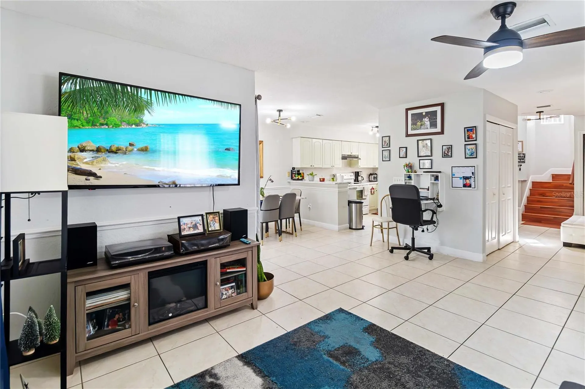 211 Dawn Court Kissimmee FL 34743
