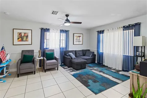 211 Dawn Court Kissimmee FL 34743