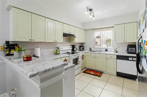 211 Dawn Court Kissimmee FL 34743