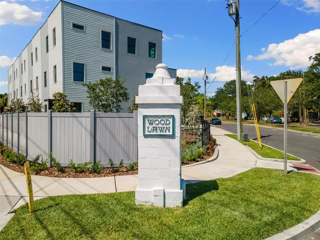 2211 16th Street N St Petersburg FL 33704