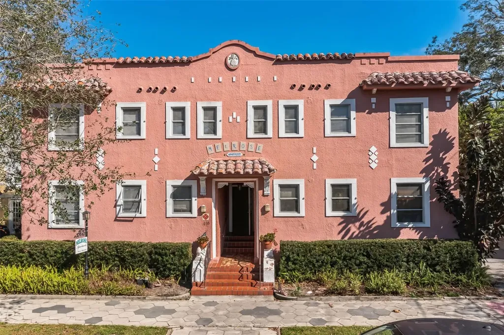 1233 Oak Street NE St Petersburg FL 33701