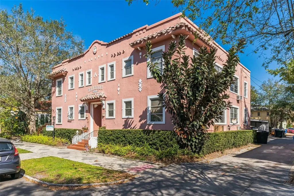 1233 Oak Street NE St Petersburg FL 33701