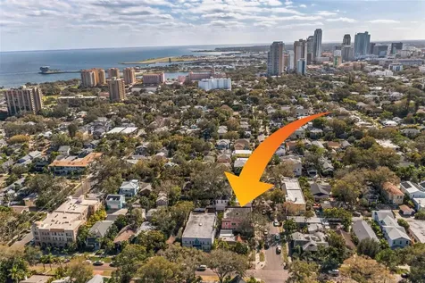 1233 Oak Street NE St Petersburg FL 33701