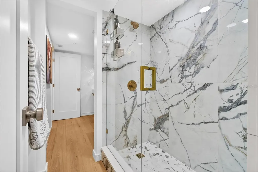 5950 Pelican Bay Plaza S St Petersburg FL 33707