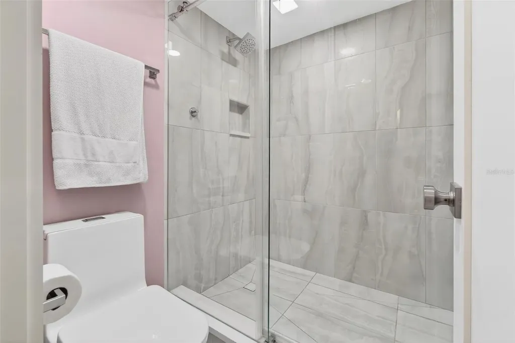 5950 Pelican Bay Plaza S St Petersburg FL 33707
