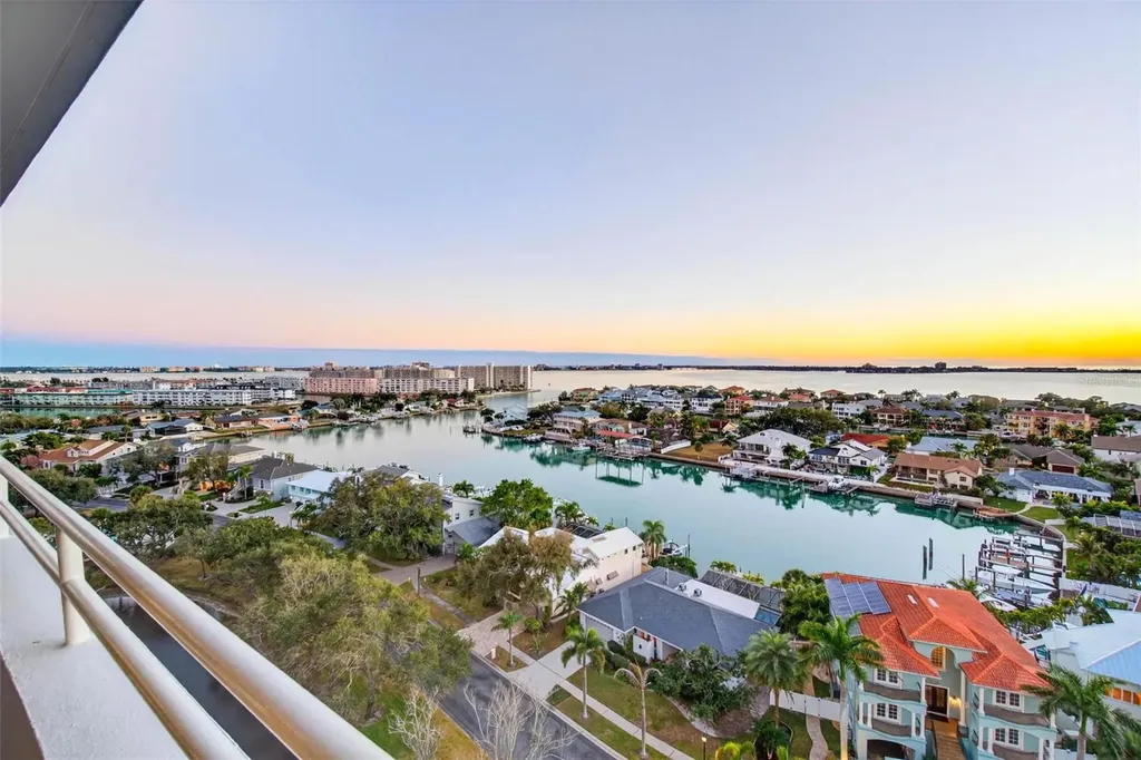 5950 Pelican Bay Plaza S St Petersburg FL 33707