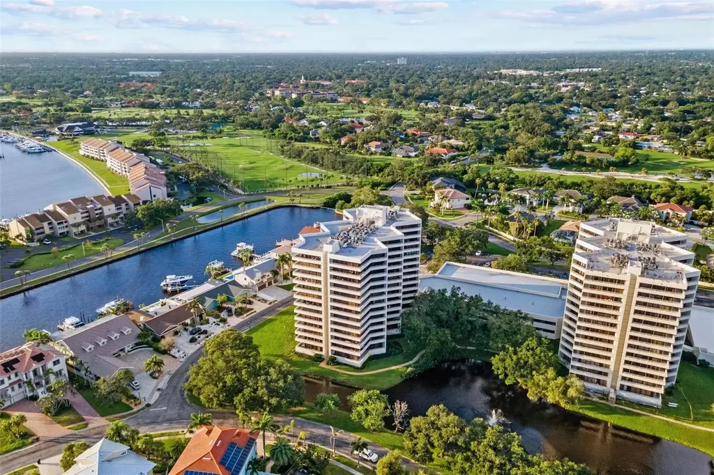 5950 Pelican Bay Plaza S St Petersburg FL 33707