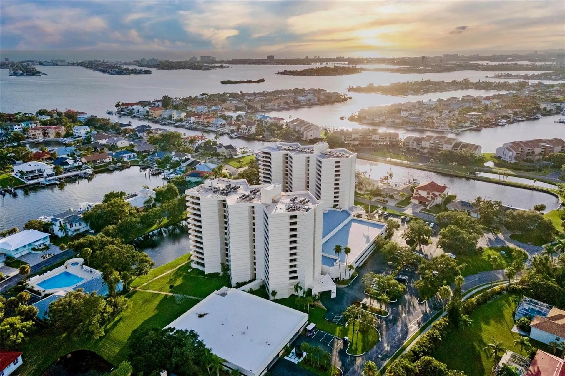 5950 Pelican Bay Plaza S St Petersburg FL 33707