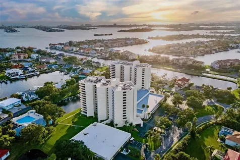 5950 Pelican Bay Plaza S St Petersburg FL 33707