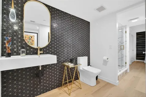 5950 Pelican Bay Plaza S St Petersburg FL 33707