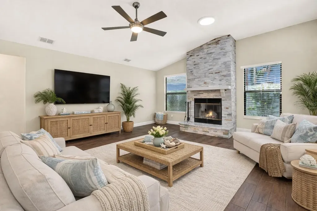 447 Whispering Lakes Boulevard Tarpon Springs FL 34688