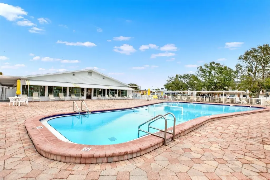 6015 19th Street N St Petersburg FL 33714