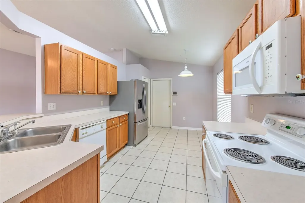 2703 Breakwater Court Brandon FL 33511
