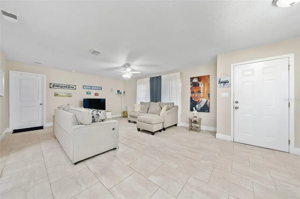 12131 Agana Street Orlando FL 32837