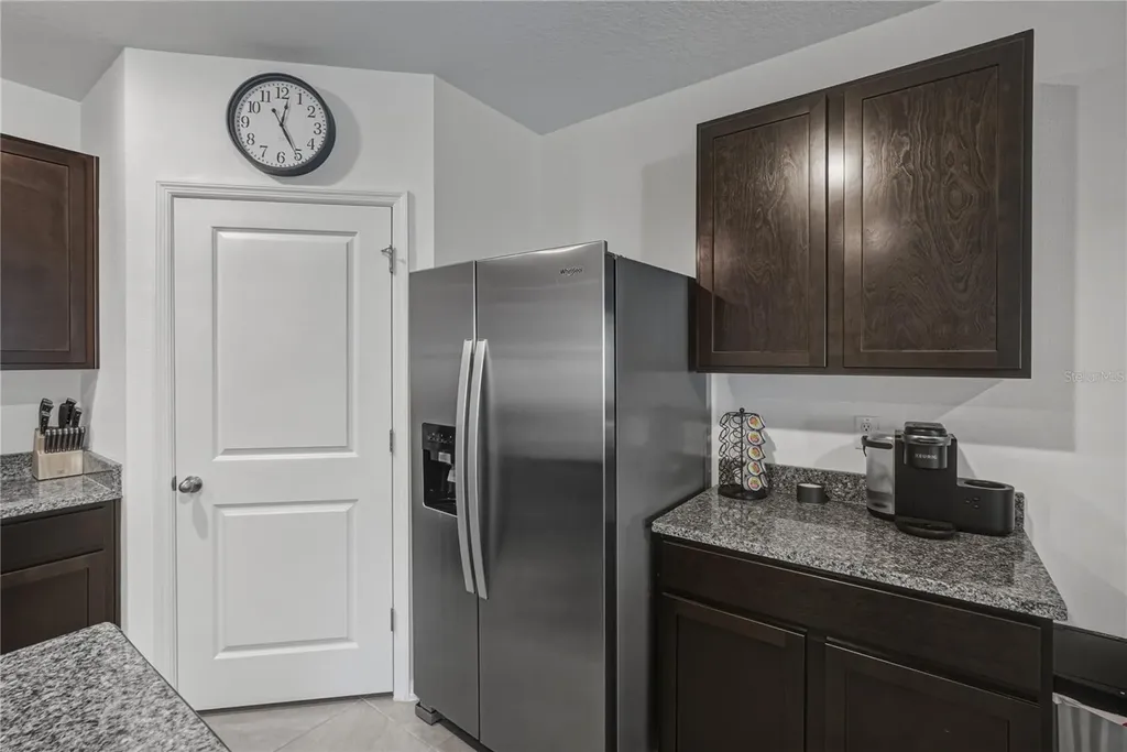 2741 Gardiner Lane Zephyrhills FL 33541